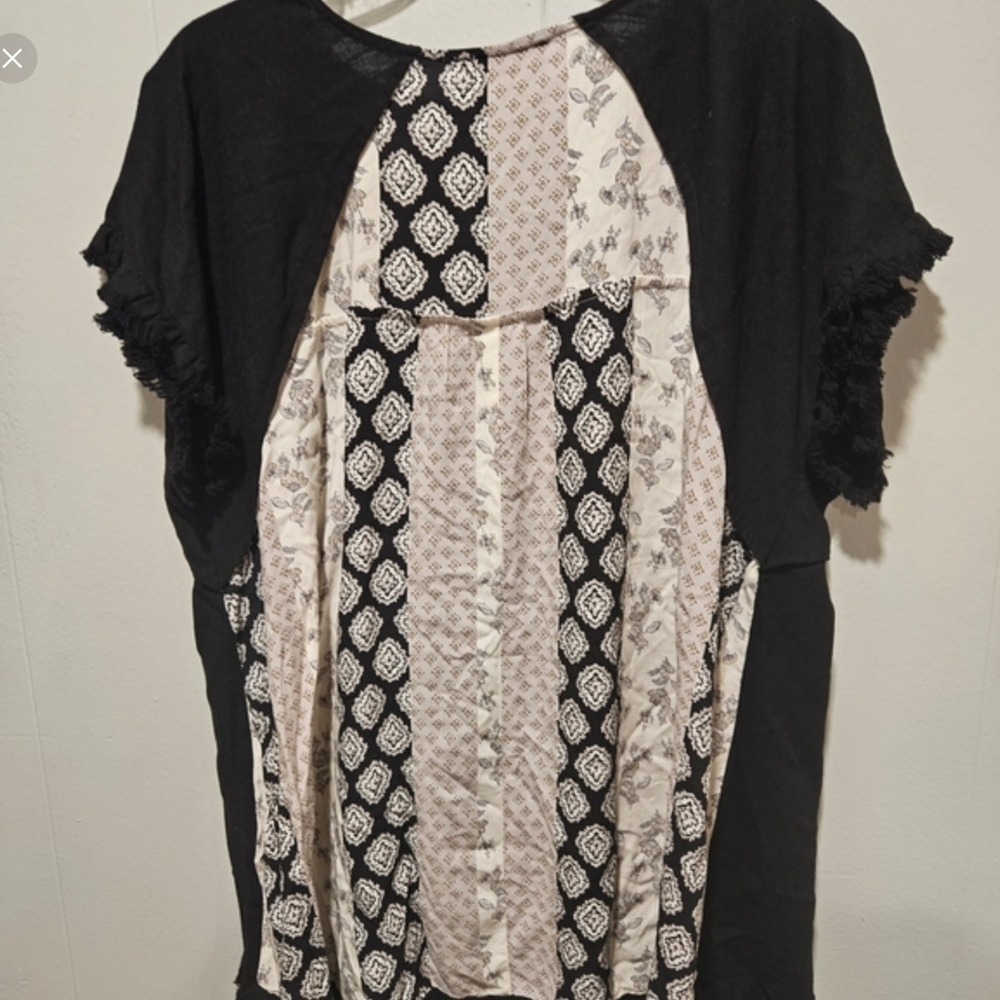 Umgee Women's Black Top With Fringe Sleeves